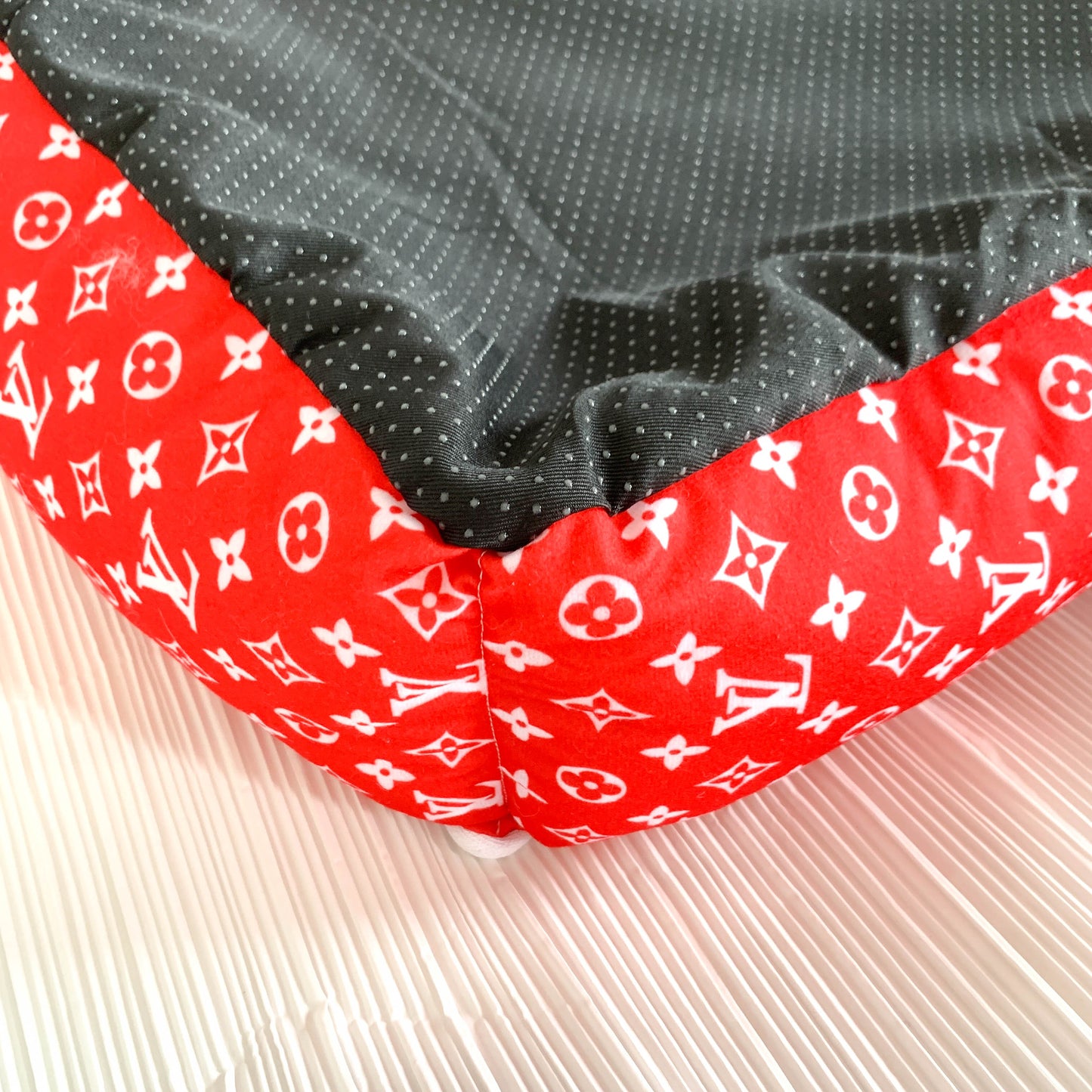 Bright Red Fashion Pet Bed