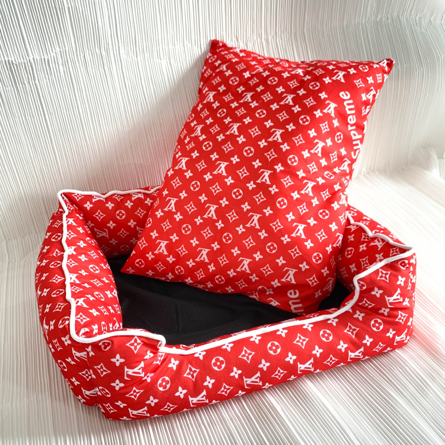Bright Red Fashion Pet Bed