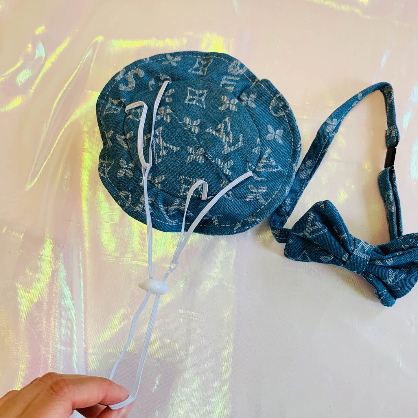 CUTE! Monogram L o g o Pet Hat & Bow Set